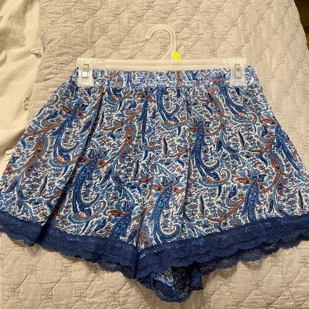 Nordstrom Small paisley print blue shorts